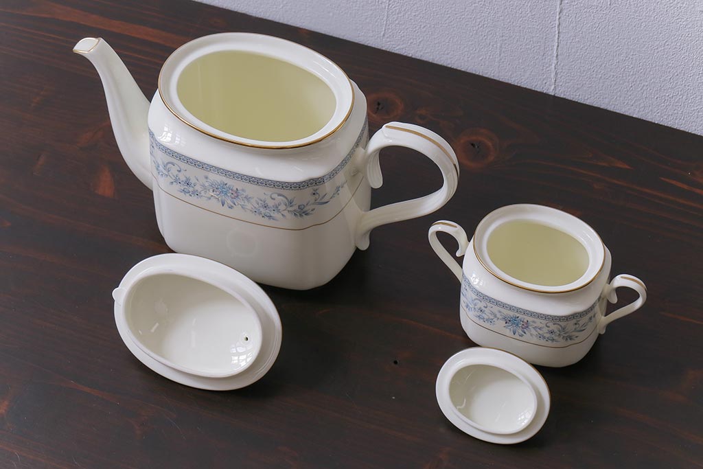 中古　ノリタケ(日陶、Noritake)　ブルーヒル(廃盤)　ティーポット&シュガーポットセット(洋食器)