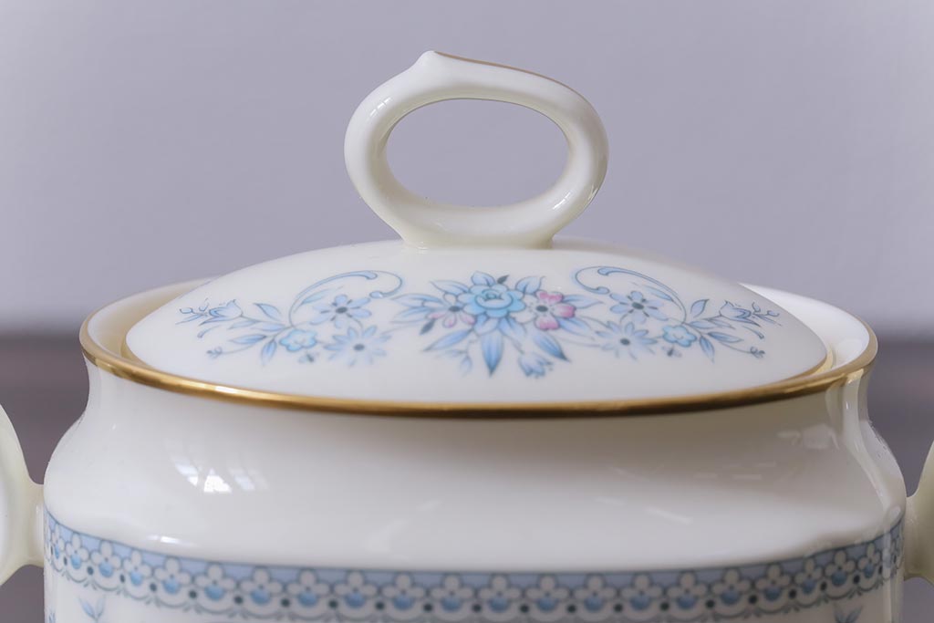 中古　ノリタケ(日陶、Noritake)　ブルーヒル(廃盤)　ティーポット&シュガーポットセット(洋食器)