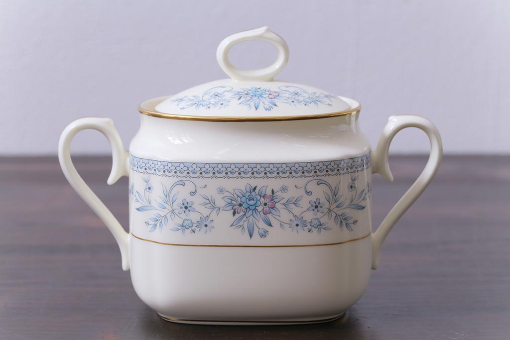 中古　ノリタケ(日陶、Noritake)　ブルーヒル(廃盤)　ティーポット&シュガーポットセット(洋食器)