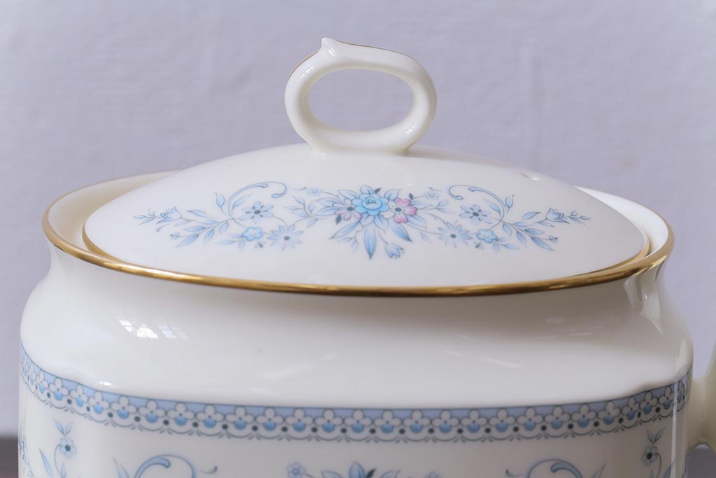 中古　ノリタケ(日陶、Noritake)　ブルーヒル(廃盤)　ティーポット&シュガーポットセット(洋食器)