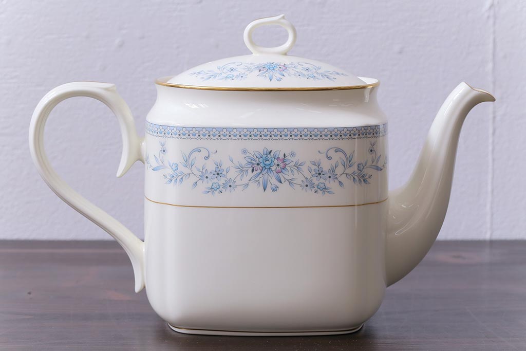 中古　ノリタケ(日陶、Noritake)　ブルーヒル(廃盤)　ティーポット&シュガーポットセット(洋食器)