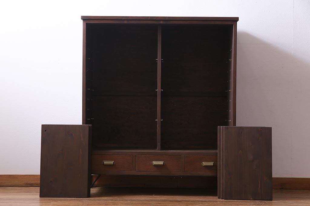 ラフジュ工房オリジナル　古建具リメイク　木の味わいが魅力的な鉄脚付き戸棚(収納棚)