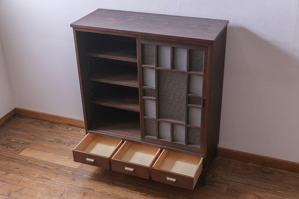 ラフジュ工房オリジナル　古建具リメイク　木の味わいが魅力的な鉄脚付き戸棚(収納棚)