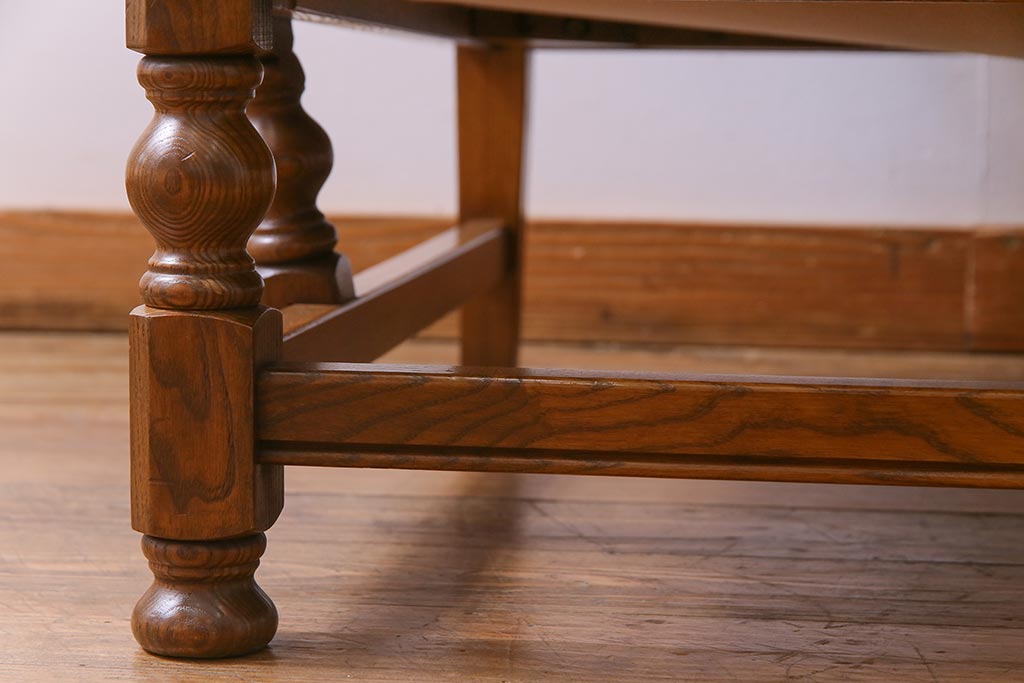 アンティーク家具　ERCOL(アーコール)　York Minster　花柄のファブリックと凝った彫刻を楽しめる一人掛けソファ(2)