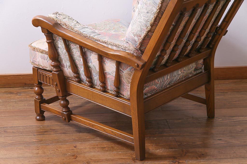 アンティーク家具　ERCOL(アーコール)　York Minster　花柄のファブリックと凝った彫刻を楽しめる一人掛けソファ(2)