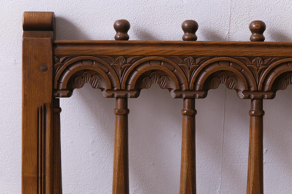 アンティーク家具　ERCOL(アーコール)　York Minster　花柄のファブリックと凝った彫刻を楽しめる一人掛けソファ(2)