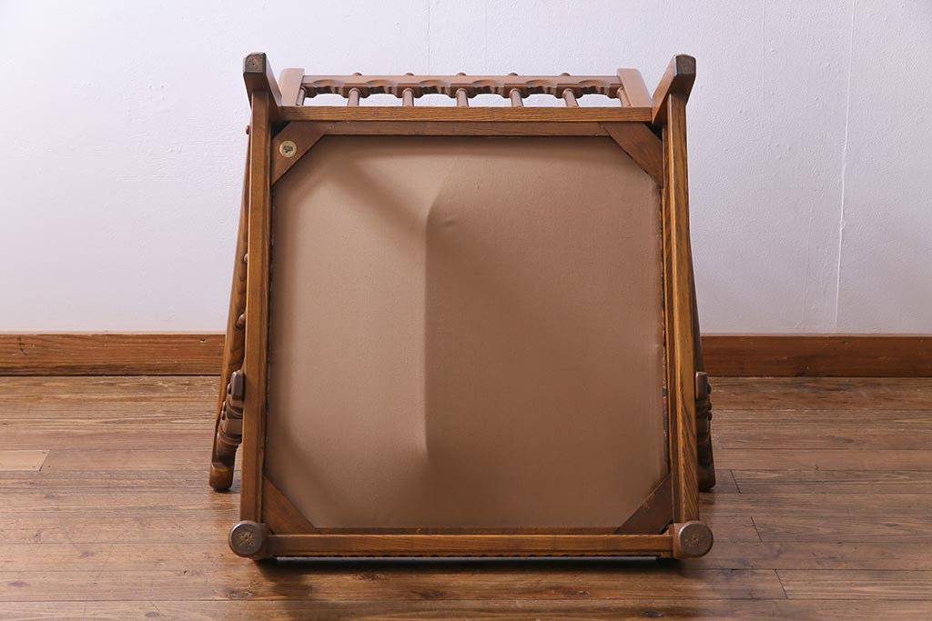 アンティーク家具　ERCOL(アーコール)　York Minster　花柄のファブリックと凝った彫刻を楽しめる一人掛けソファ(2)
