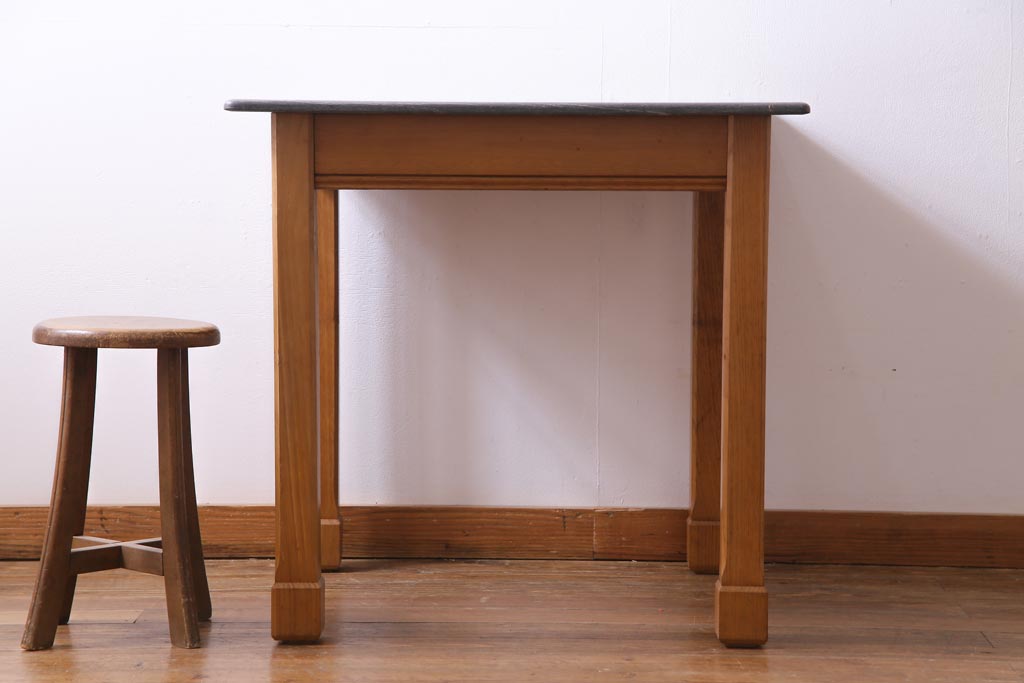 アンティーク家具　イタリア　MAGEIA　チーク材　個性的なストーントップテーブル(カフェテーブル)