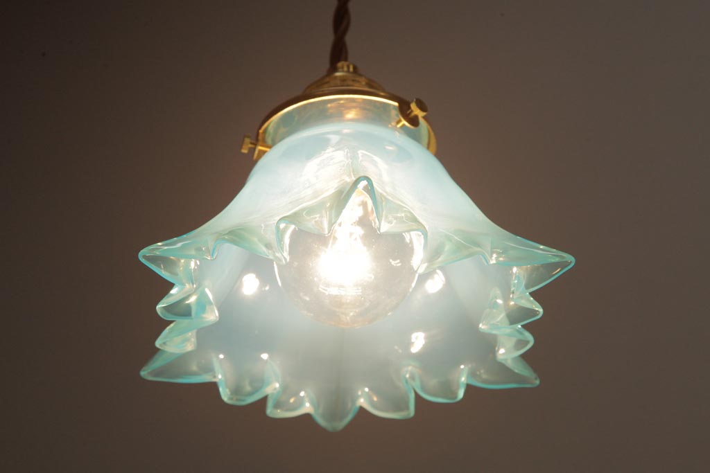 フランスアンティーク　ロマンチックな雰囲気漂うフリルガラスのペンダントライト(天井照明)