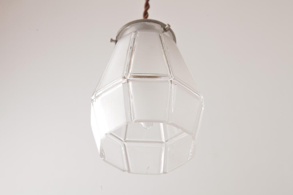 フランスアンティーク　シンプルなラインがおしゃれなすりガラスシェードのペンダントライト(天井照明)