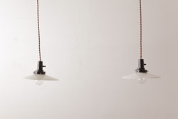 昭和レトロ　平笠シェードが昔懐かしいペンダントライト2個セット(天井照明、吊り下げ照明)