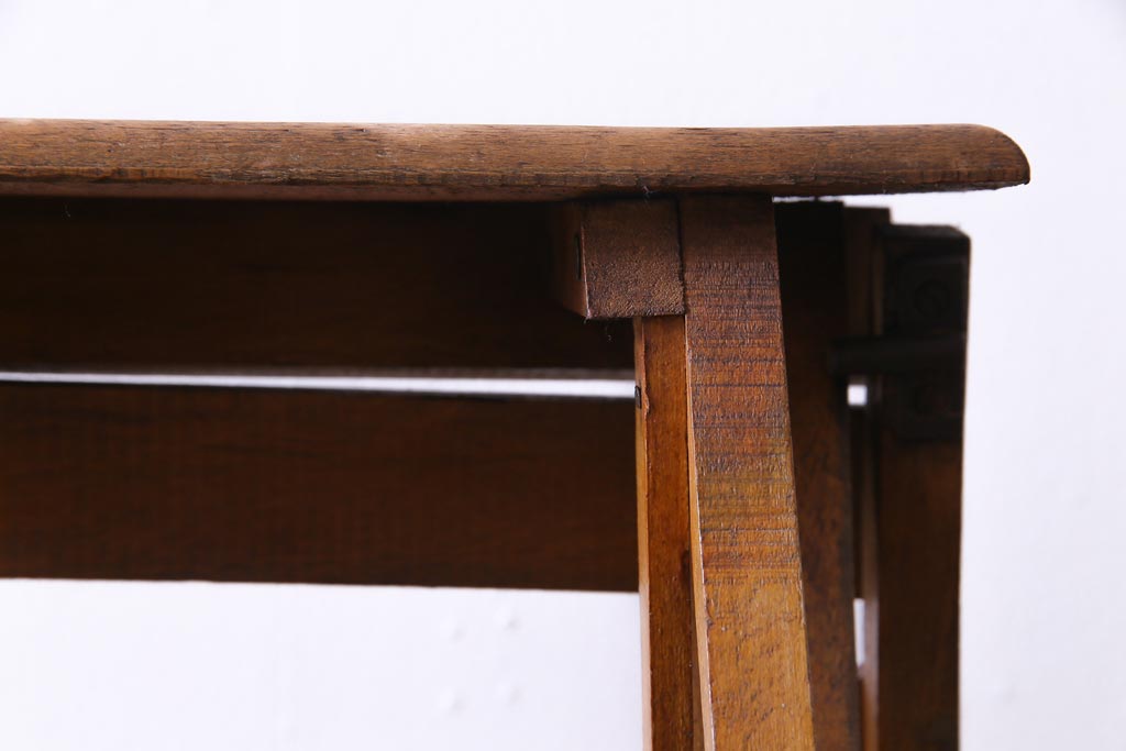 アンティーク雑貨　フランスアンティーク　インダストリアルなお部屋とも相性の良い木製のステップラダー(脚立)