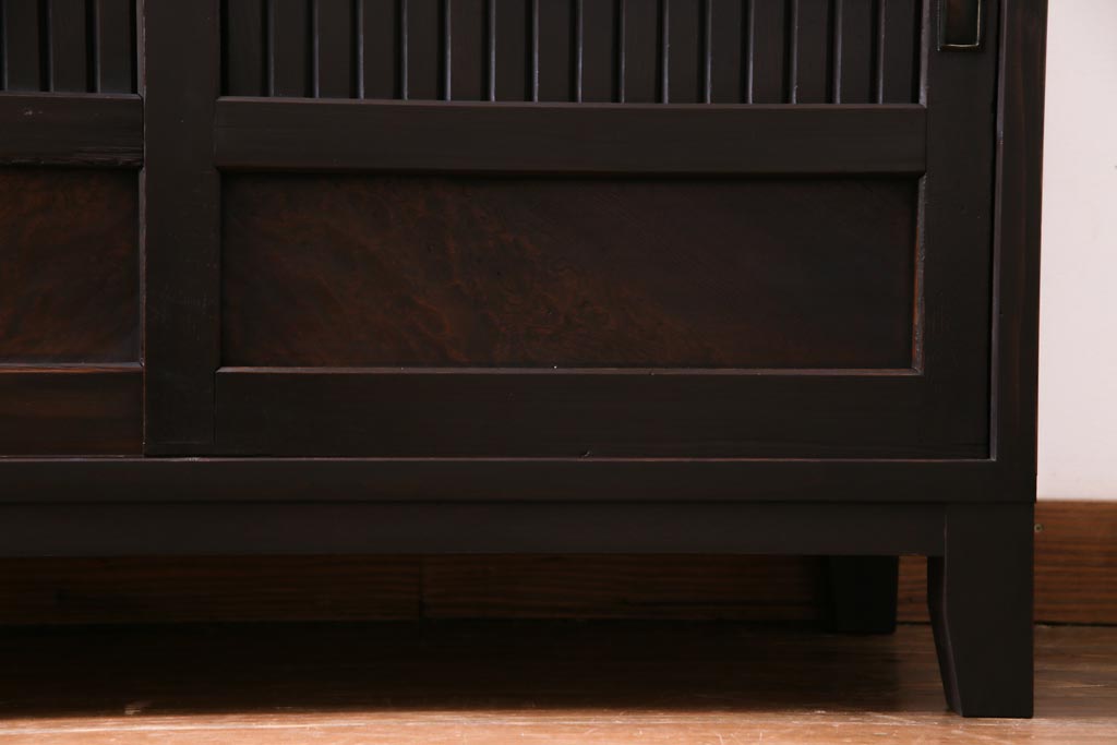 ラフジュ工房オリジナル　古建具リメイク　鎧戸を活かした立派な佇まいのサイドボード(テレビボード、戸棚、収納棚)