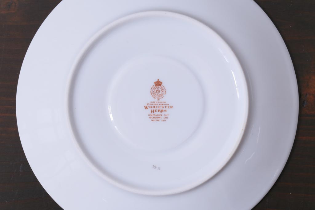 イギリス　ROYAL WORCESTER(ロイヤル ウースター)　HERBS(ハーブス)　カップ&ソーサー2客セット(1)