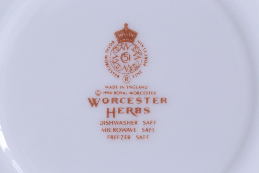 イギリス　ROYAL WORCESTER(ロイヤル ウースター)　HERBS(ハーブス)　カップ&ソーサー2客セット(1)