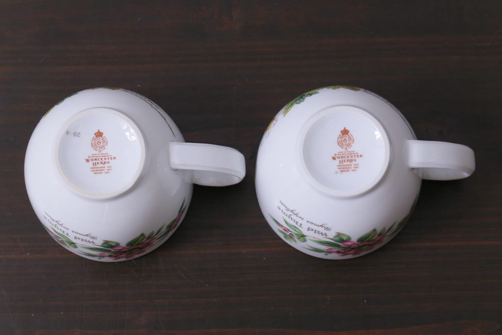 イギリス　ROYAL WORCESTER(ロイヤル ウースター)　HERBS(ハーブス)　カップ&ソーサー2客セット(2)