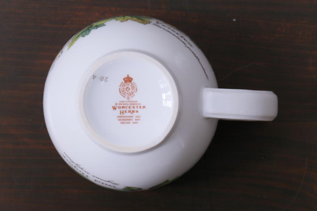 イギリス　ROYAL WORCESTER(ロイヤル ウースター)　HERBS(ハーブス)　カップ&ソーサー2客セット(2)