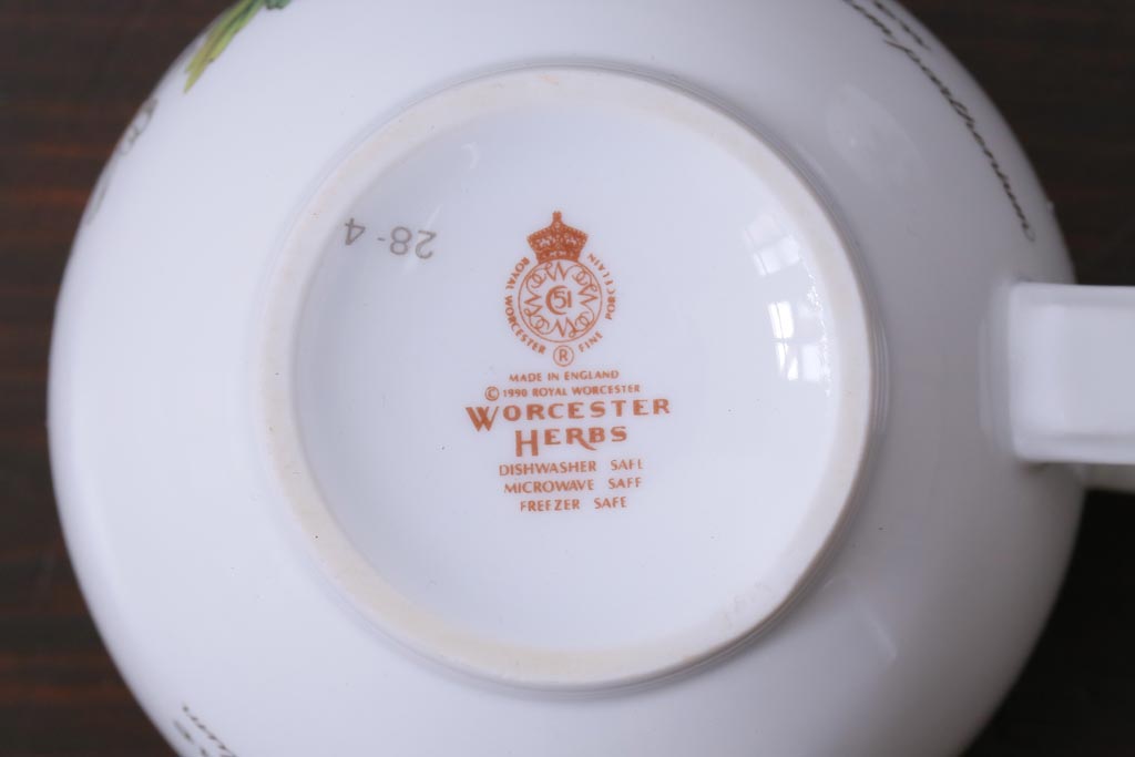 イギリス　ROYAL WORCESTER(ロイヤル ウースター)　HERBS(ハーブス)　カップ&ソーサー2客セット(2)