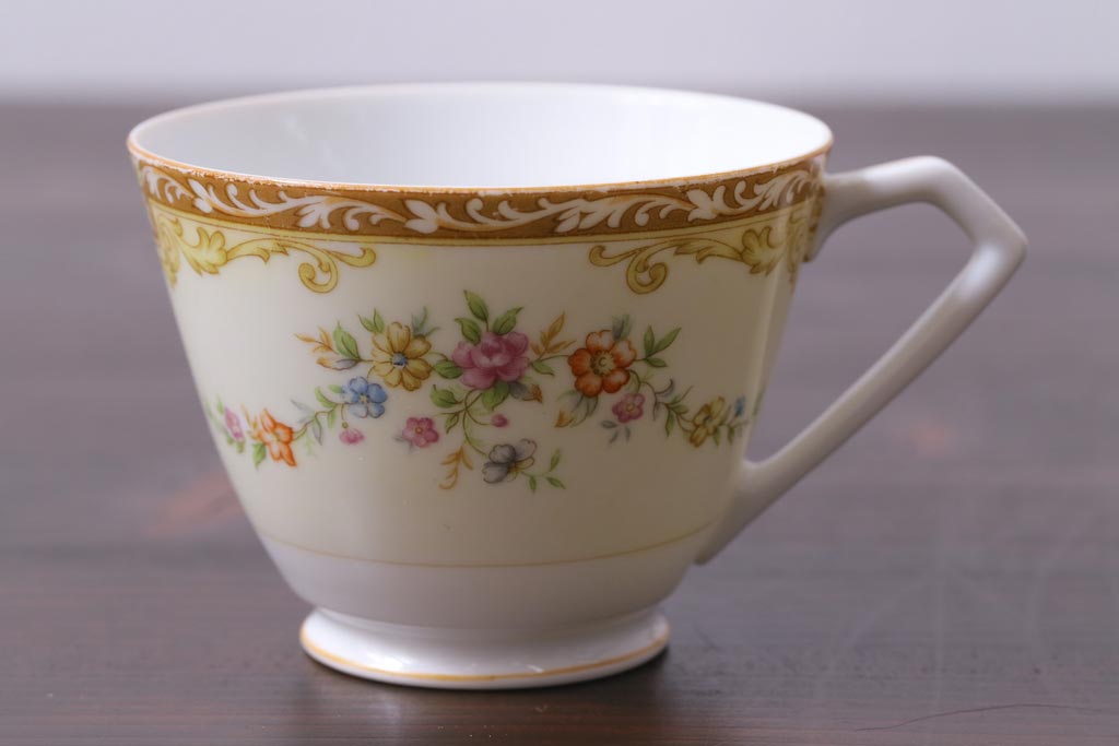 中古　ノリタケ(Noritake)　月桂樹-マルキ印　彩色ゆたかな上品なカップ&ソーサー2客セット(洋食器)