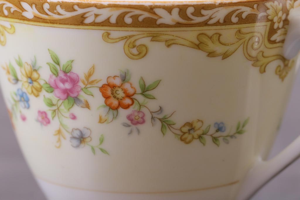 中古　ノリタケ(Noritake)　月桂樹-マルキ印　彩色ゆたかな上品なカップ&ソーサー2客セット(洋食器)