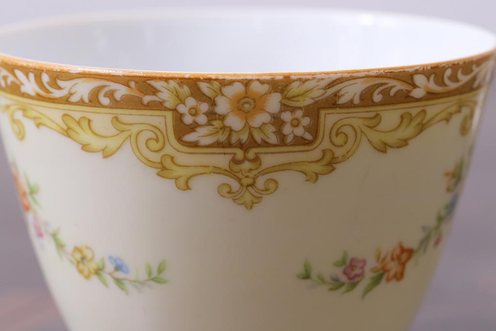 中古　ノリタケ(Noritake)　月桂樹-マルキ印　彩色ゆたかな上品なカップ&ソーサー2客セット(洋食器)