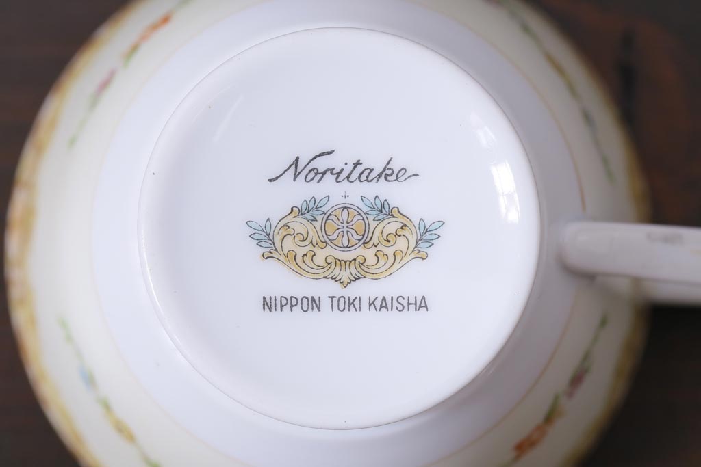 中古　ノリタケ(Noritake)　月桂樹-マルキ印　彩色ゆたかな上品なカップ&ソーサー2客セット(洋食器)