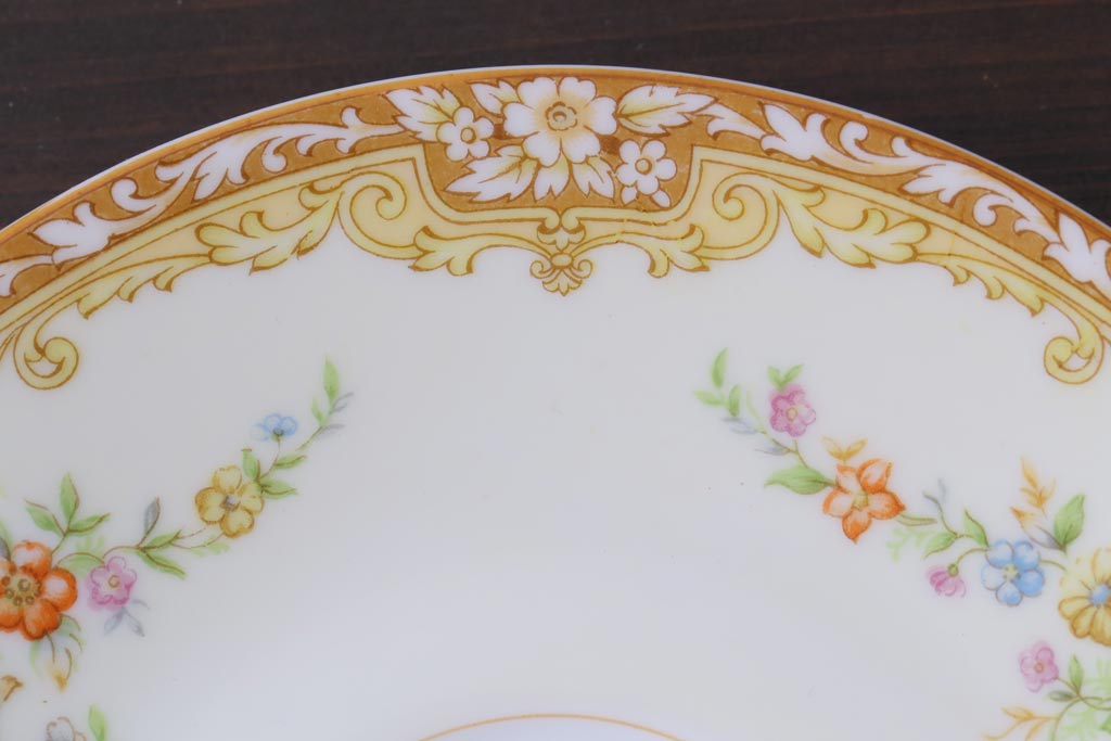 中古　ノリタケ(Noritake)　月桂樹-マルキ印　彩色ゆたかな上品なカップ&ソーサー2客セット(洋食器)