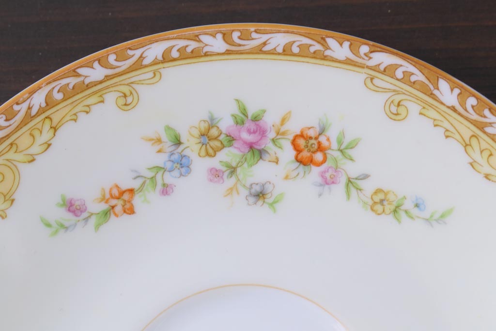 中古　ノリタケ(Noritake)　月桂樹-マルキ印　彩色ゆたかな上品なカップ&ソーサー2客セット(洋食器)