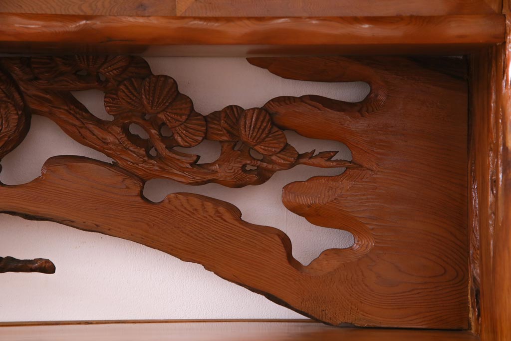 激レア!　中古　民芸家具　屋久杉　彫刻と木の味わいが魅力的な大迫力の飾り棚(サイドボード、収納棚)(定価約280万円)