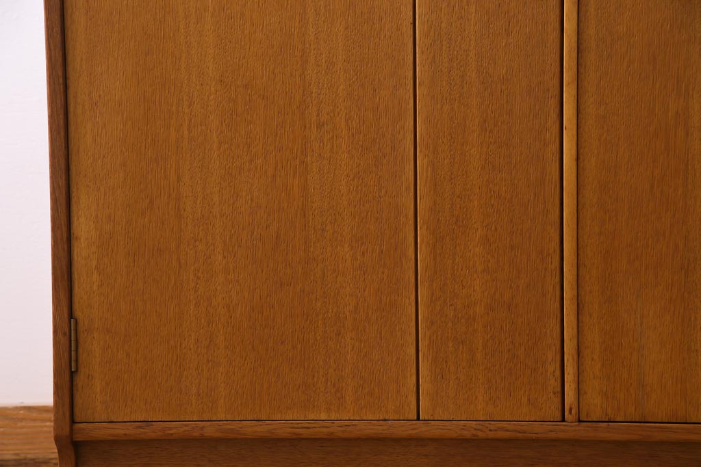 ヴィンテージ家具　北欧ビンテージ　G-PLAN(ジープラン)　ハンガー掛け付きワードローブ(収納棚、キャビネット)