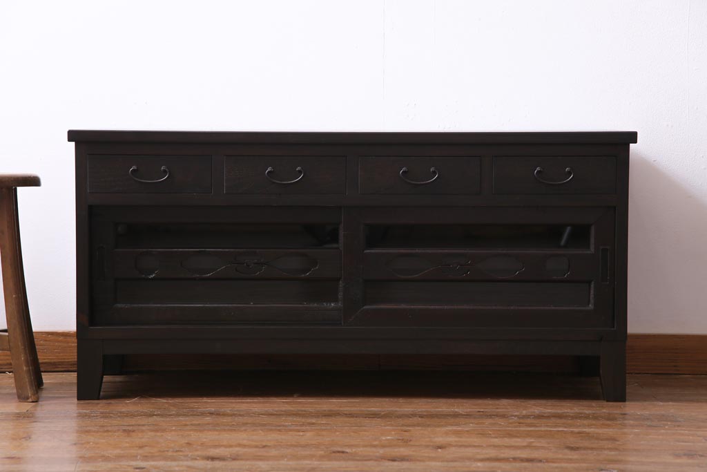 ラフジュ工房オリジナル　古建具リメイク　趣ある透かし彫りが和の風情感じる引き出し付きローボード(戸棚、収納棚、テレビボード)