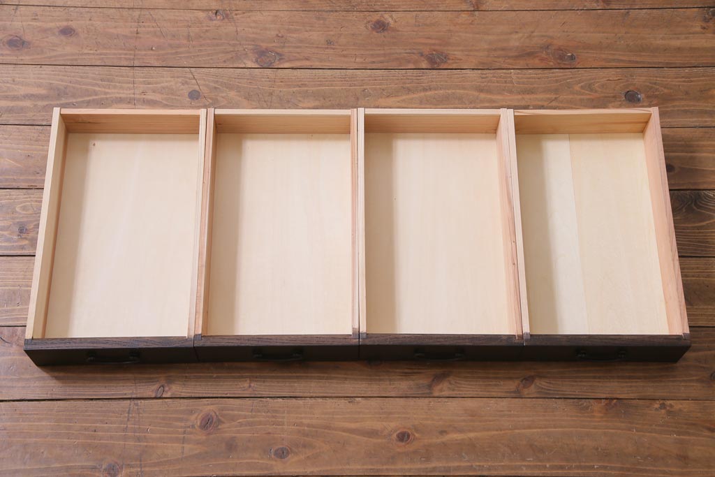 ラフジュ工房オリジナル　古建具リメイク　趣ある透かし彫りが和の風情感じる引き出し付きローボード(戸棚、収納棚、テレビボード)
