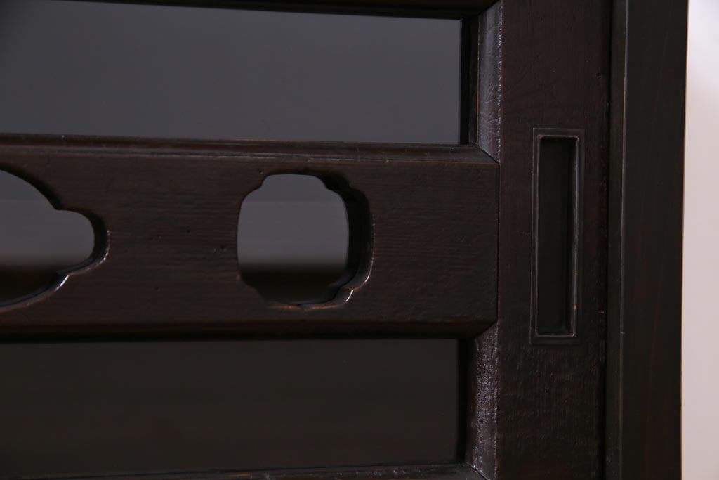 ラフジュ工房オリジナル　古建具リメイク　趣ある透かし彫りが和の風情感じる引き出し付きローボード(戸棚、収納棚、テレビボード)