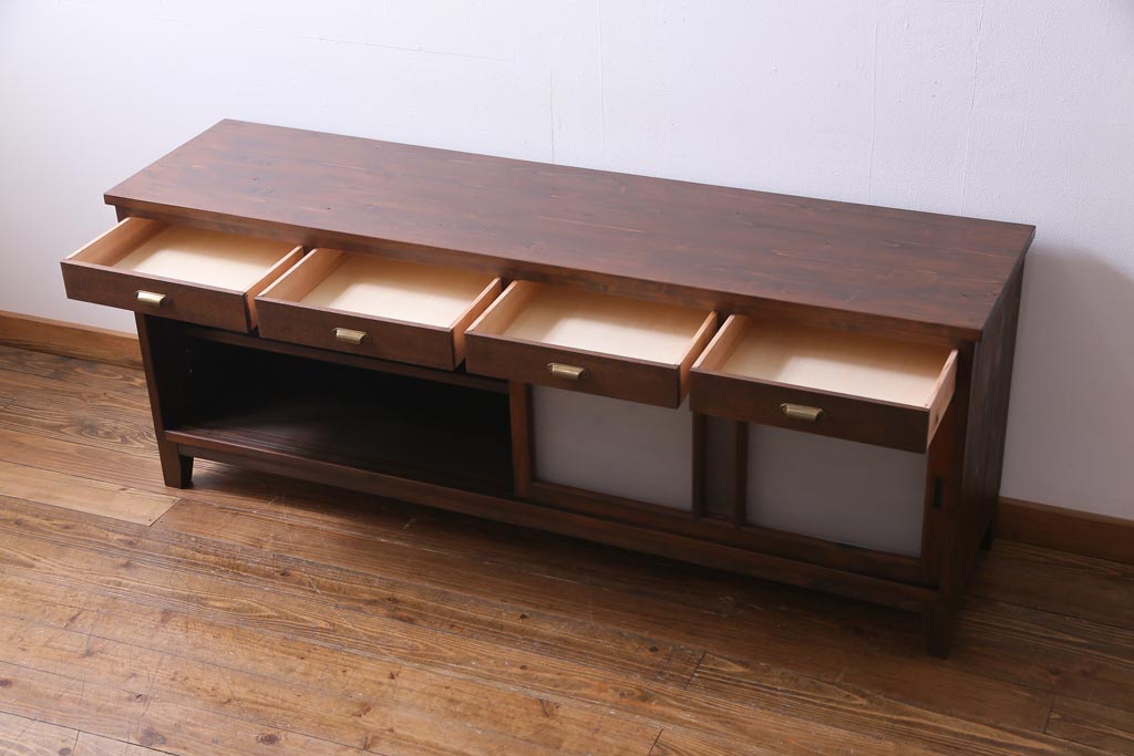 ラフジュ工房オリジナル　古い建具の枠が味わい深い横長のリビングボード(収納棚、戸棚)