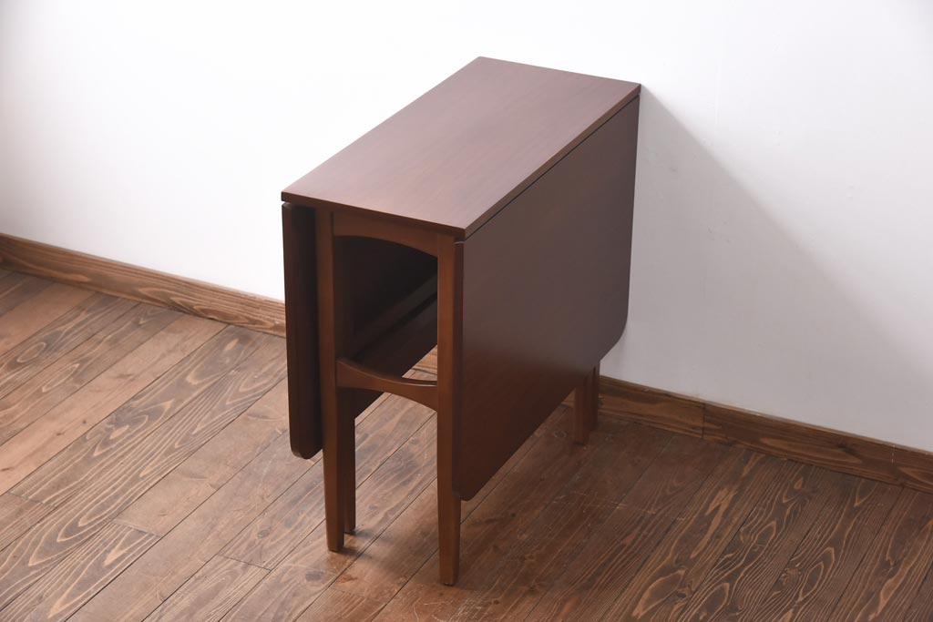 ヴィンテージ家具　北欧ビンテージ　チーク材　おしゃれで便利なバタフライテーブル(エクステンションテーブル、カフェテーブル)