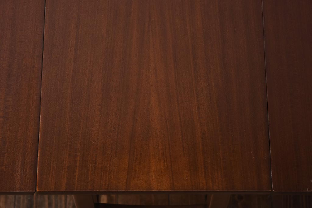 ヴィンテージ家具　北欧ビンテージ　チーク材　おしゃれで便利なバタフライテーブル(エクステンションテーブル、カフェテーブル)