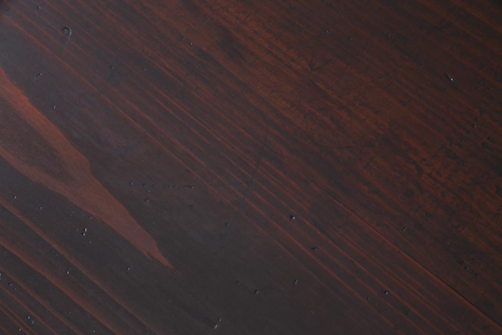 アンティーク家具　和製アンティーク　前面・供縁ケヤキ材　上品な印象あたえる脚付き仙台箪笥ローボード(衣装箪笥、引き出し、チェスト)
