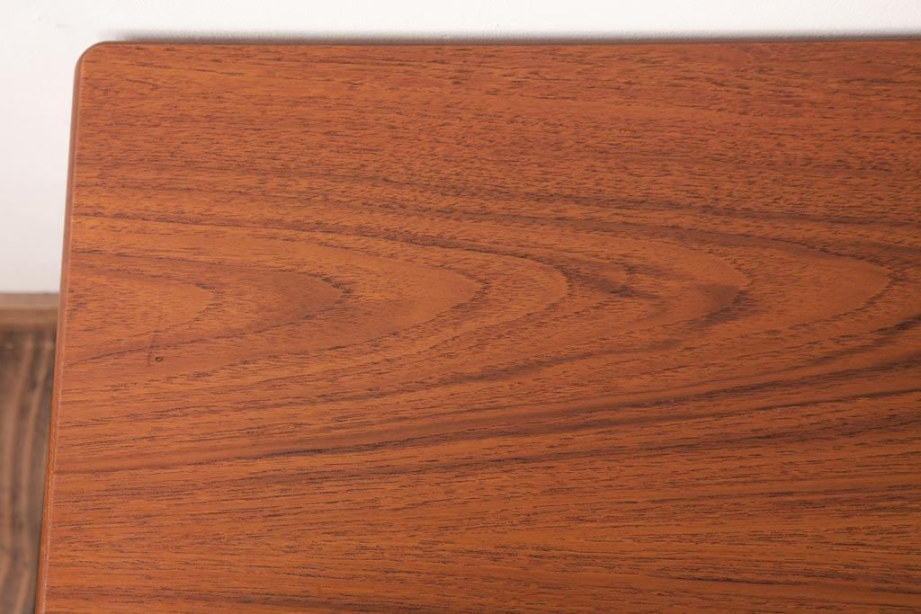 ヴィンテージ家具　イギリスビンテージ　チーク材　レトロな雰囲気漂うシンプルなワゴン(トロリー)