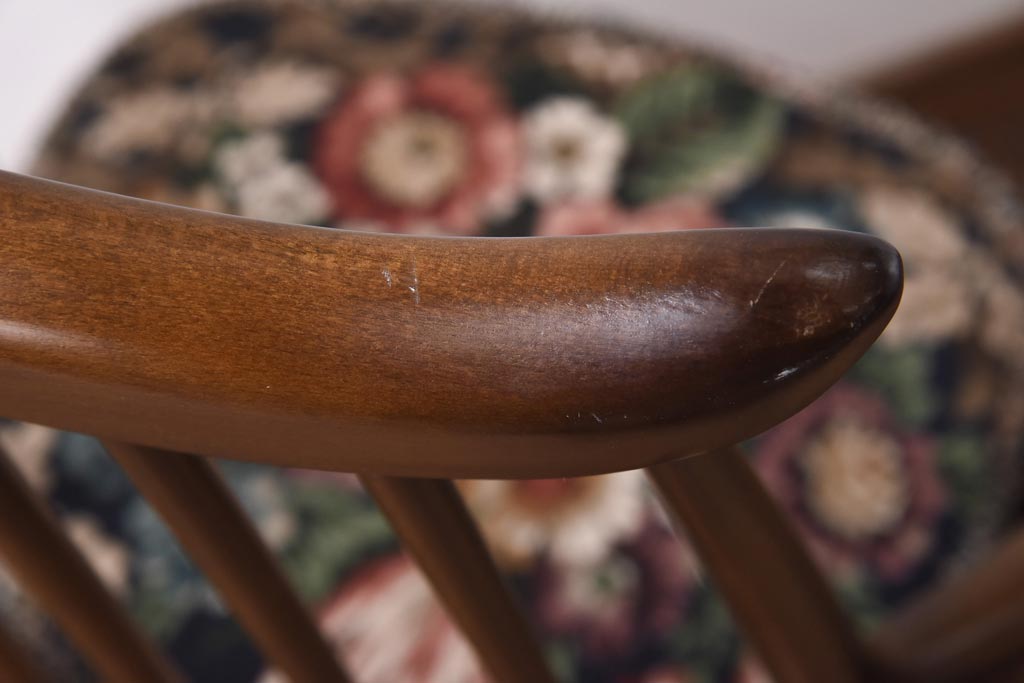 ヴィンテージ家具　イギリスビンテージ　ERCOL(アーコール)　ゴールドスミス　凛とした佇まいのクッション付きアームチェア(椅子)(1)