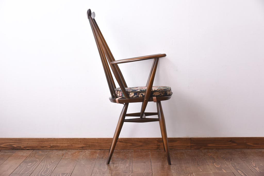 ヴィンテージ家具　イギリスビンテージ　ERCOL(アーコール)　ゴールドスミス　凛とした佇まいのクッション付きアームチェア(椅子)(2)