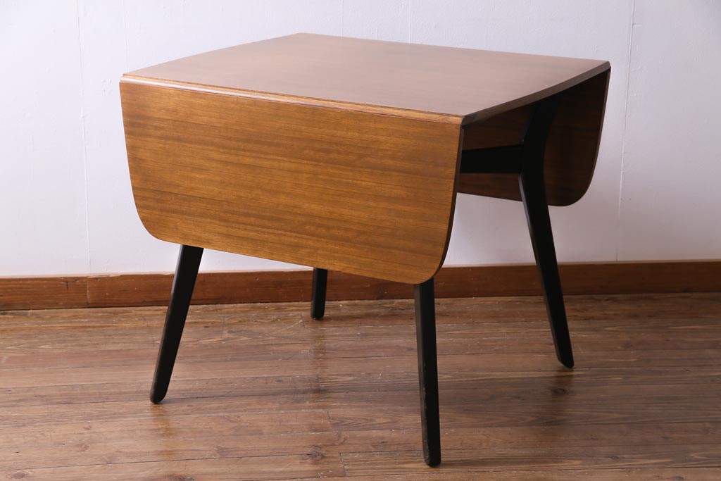 ヴィンテージ家具　イギリスビンテージ　G-PLAN(ジープラン)　BBシリーズ　北欧スタイルらしいモダンなデザインが素敵なバタフライテーブル(拡張式テーブル、ダイニングテーブル)