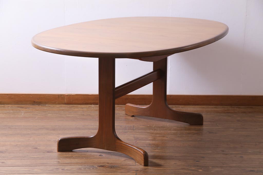 G-PLAN(ジープラン) 北欧家具　チーク材　美しい木目を楽しめるシンプルなエクステンションテーブル