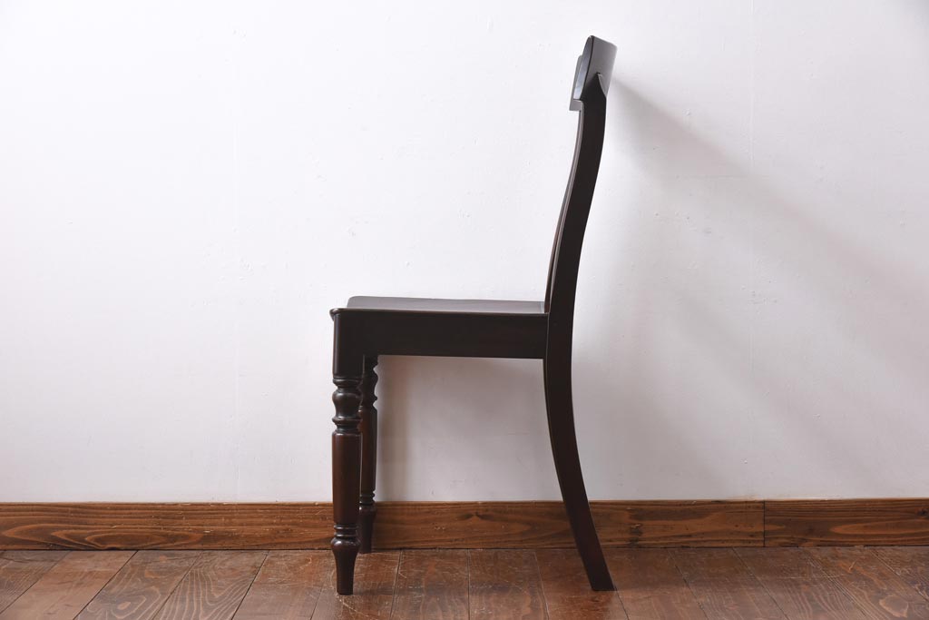 アンティーク家具　イギリスアンティーク　ウォルナット材　品格が漂うチェア(ワークチェア、椅子)