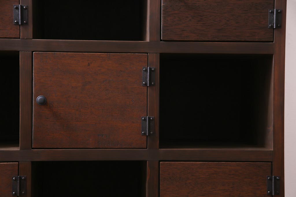 ラフジュ工房オリジナル　3×3マス　チェッカー模様に扉が付いたマス目棚・右開き(収納棚、ロッカー)