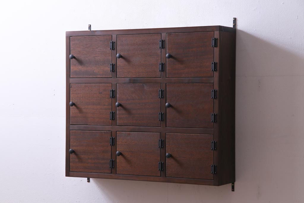 ラフジュ工房オリジナル　3×3マス　シンプルでレトロな壁掛けマス目棚・右開き(収納棚、ウォールシェルフ、吊り戸棚)