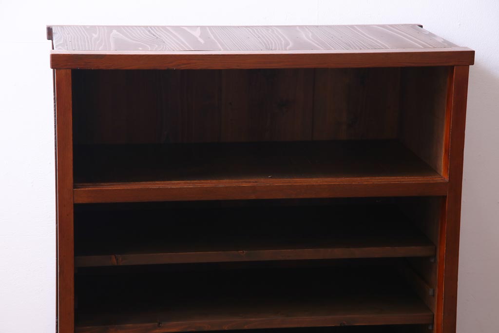 レトロ家具　昭和レトロ　モールガラス入り　リメイク　ノスタルジックな脚付ガラス戸棚(収納棚、キャビネット)