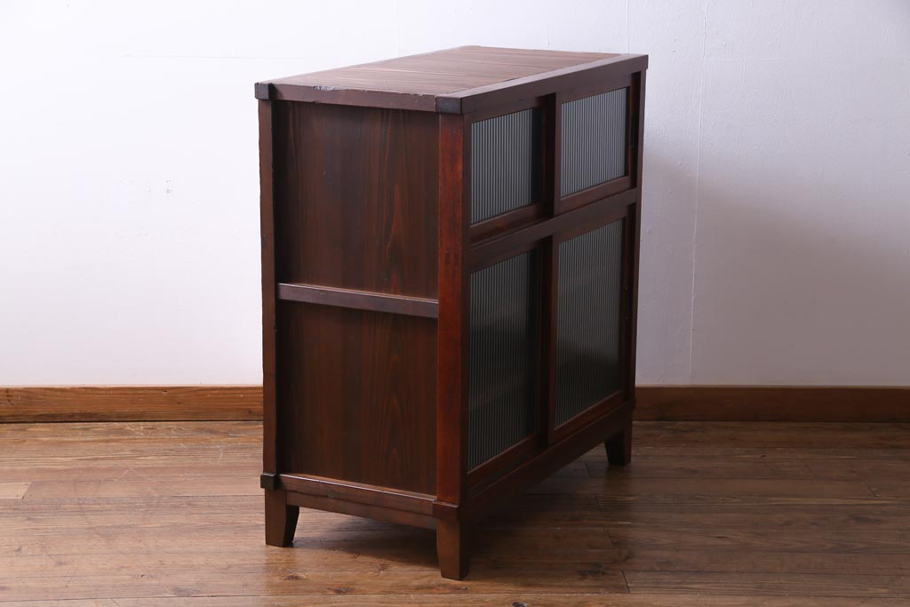レトロ家具　昭和レトロ　モールガラス入り　リメイク　ノスタルジックな脚付ガラス戸棚(収納棚、キャビネット)