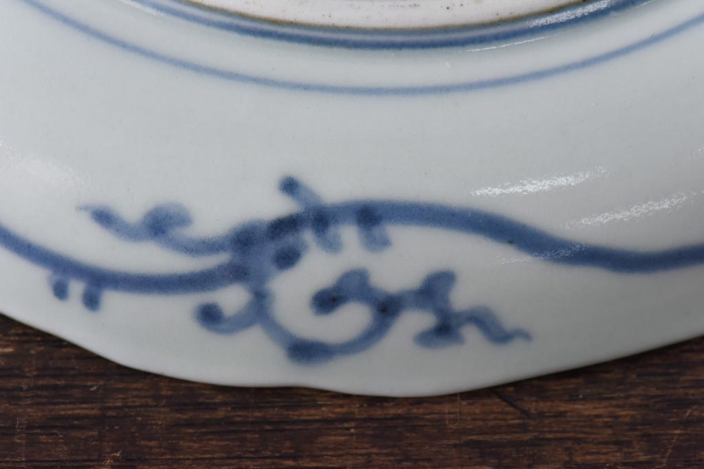 江戸期　伊万里焼　6寸　大輪の牡丹が魅力の染付皿2枚セット(中皿)(1)