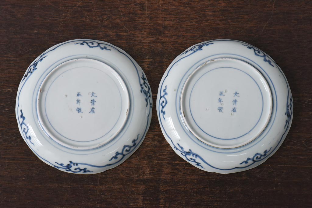 江戸期　伊万里焼　6寸　大輪の牡丹が魅力の染付皿2枚セット(中皿)(2)