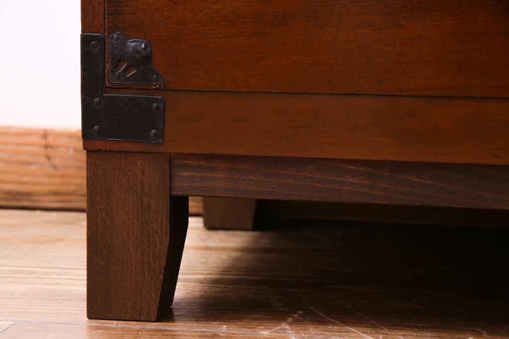 アンティーク家具　古民具　前面栗材　漆塗り　米沢箪笥をリメイクした味のあるテレビボード(リビングボード、チェスト)
